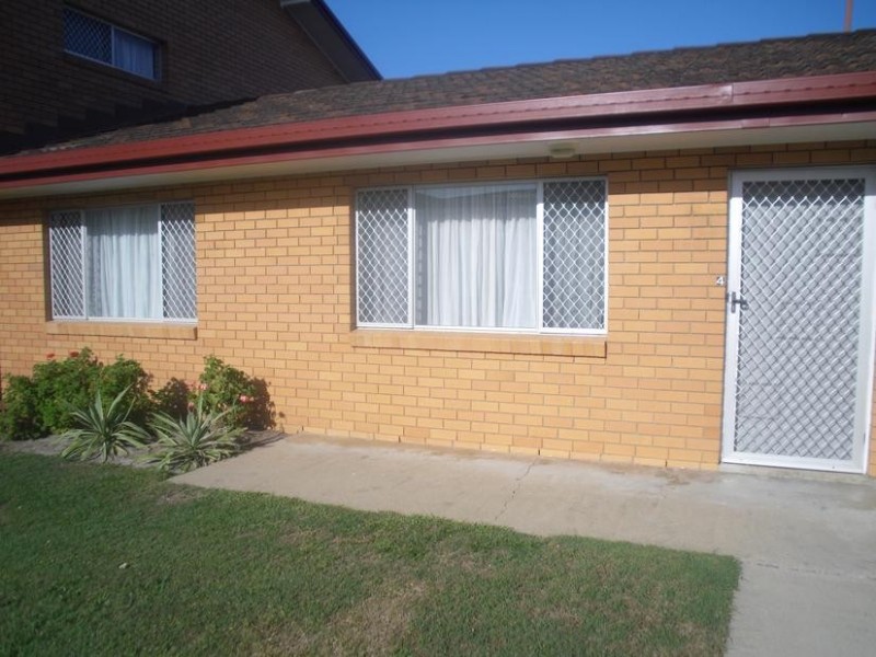 4/11 Hall Aveneue, Bongaree QLD 4507