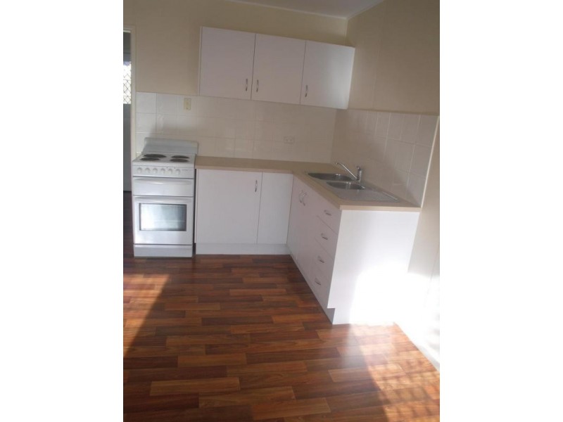 4/11 Hall Aveneue, Bongaree QLD 4507