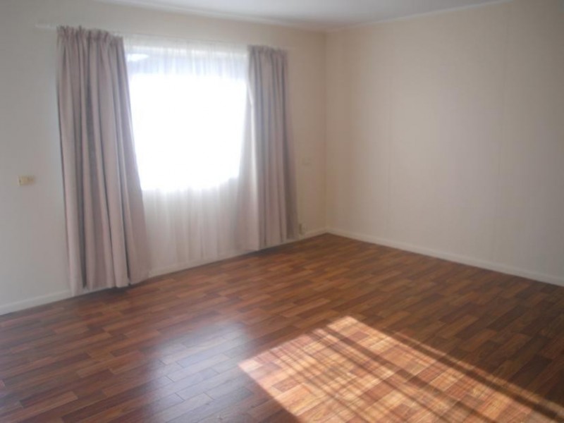 4/11 Hall Aveneue, Bongaree QLD 4507