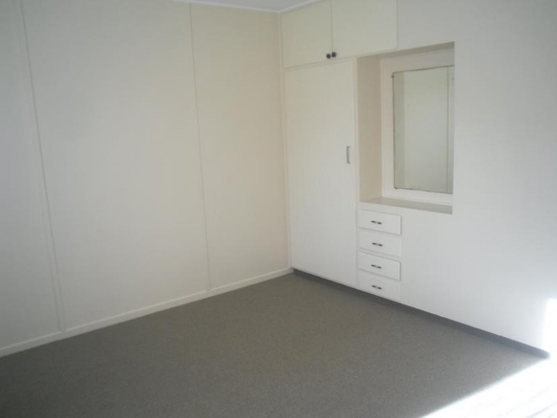 4/11 Hall Aveneue, Bongaree QLD 4507