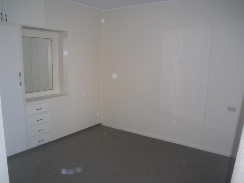 4/11 Hall Aveneue, Bongaree QLD 4507