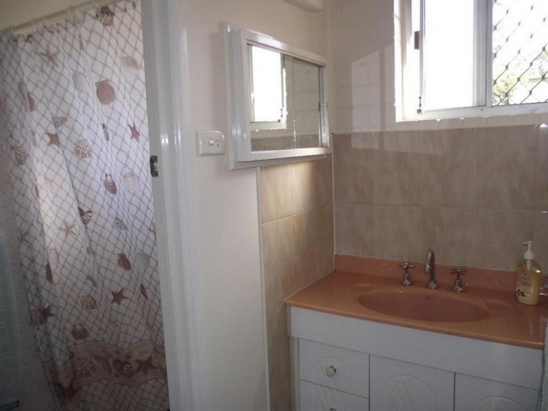 28 McDowall, Bongaree QLD 4507