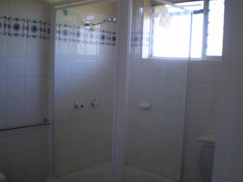 1/11 Hall Ave, Bongaree QLD 4507