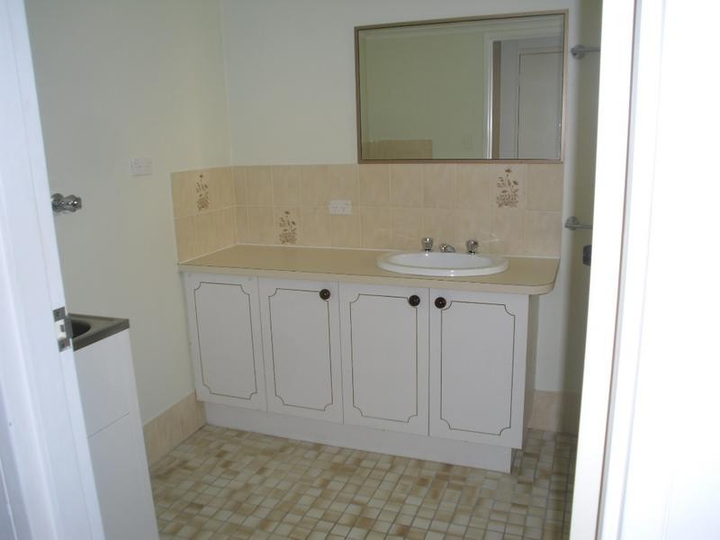 1/15 Palm Ave, Bongaree QLD 4507