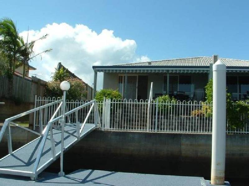 2/19 Headsail Drive, Bribie Island QLD 4507