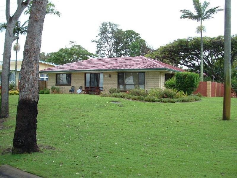 33 The Boulevard, Bongaree QLD 4507