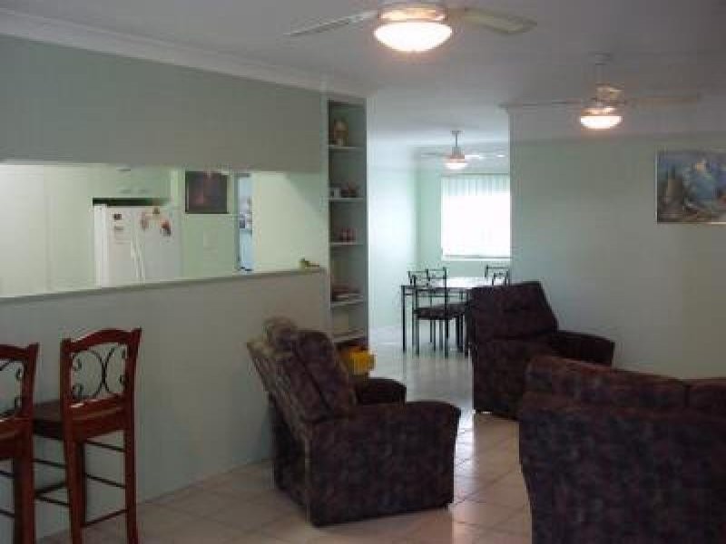 8/5 Wattle Ave Bongaree, Bribie Island QLD 4507