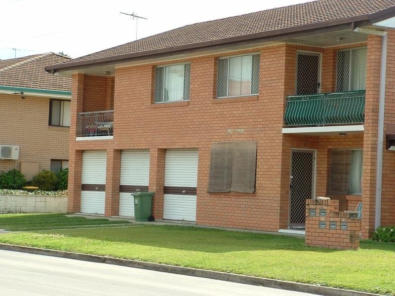 2/11 Hall Avenue, Bongaree QLD 4507