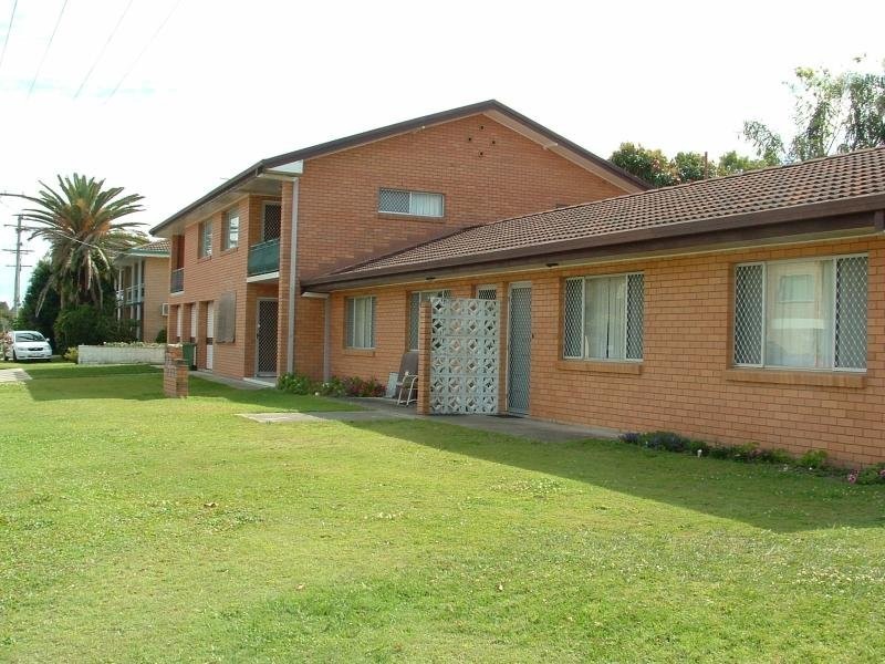 2/11 Hall Avenue, Bongaree QLD 4507