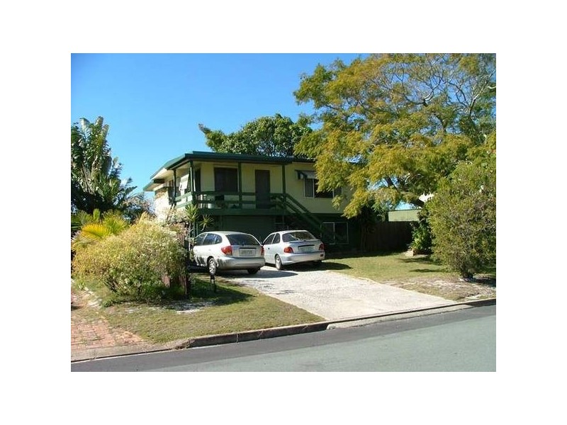 17 Cormorant St, Bribie Island QLD 4507