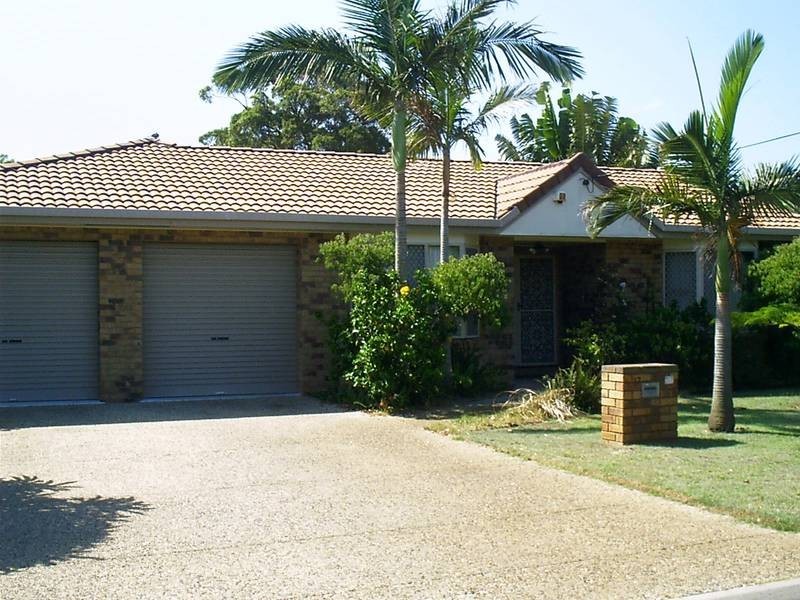17 Eighth Ave, Bribie Island QLD 4507