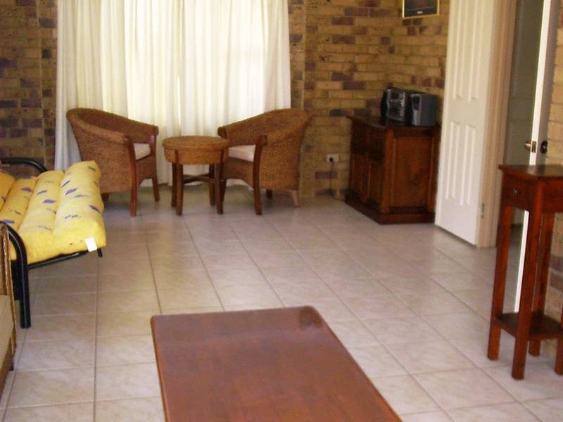 17 Eighth Ave, Bribie Island QLD 4507