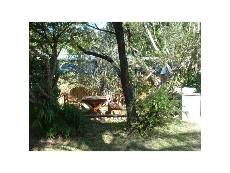 4/8 Winston Dr, Bongaree QLD 4507