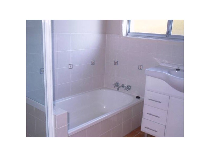 24 Ford St, Bongaree QLD 4507