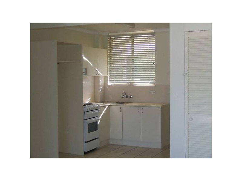 5/8 Winston Dr, Bribie Island QLD 4507