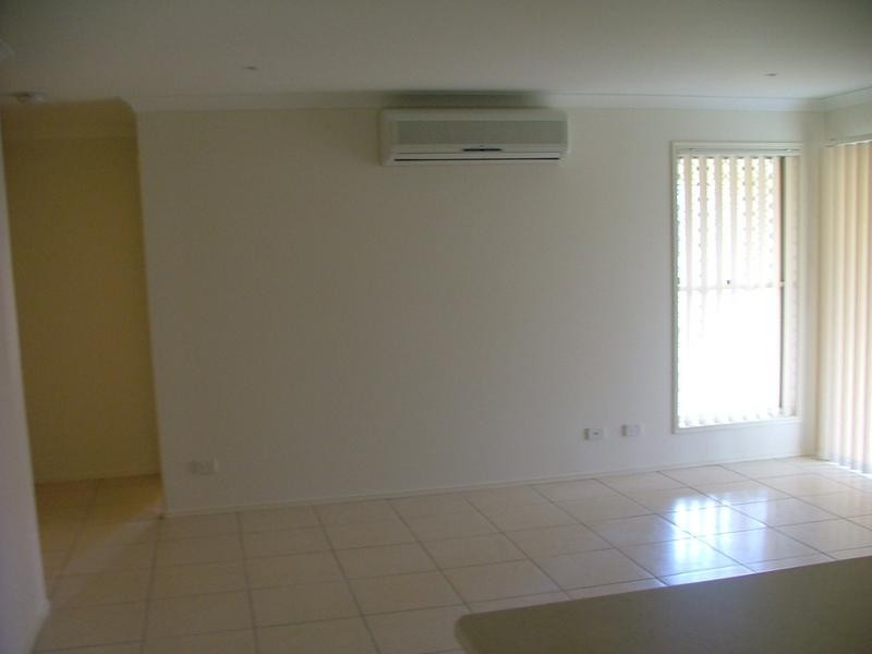 12 Bondi, Sandstone Point QLD 4511