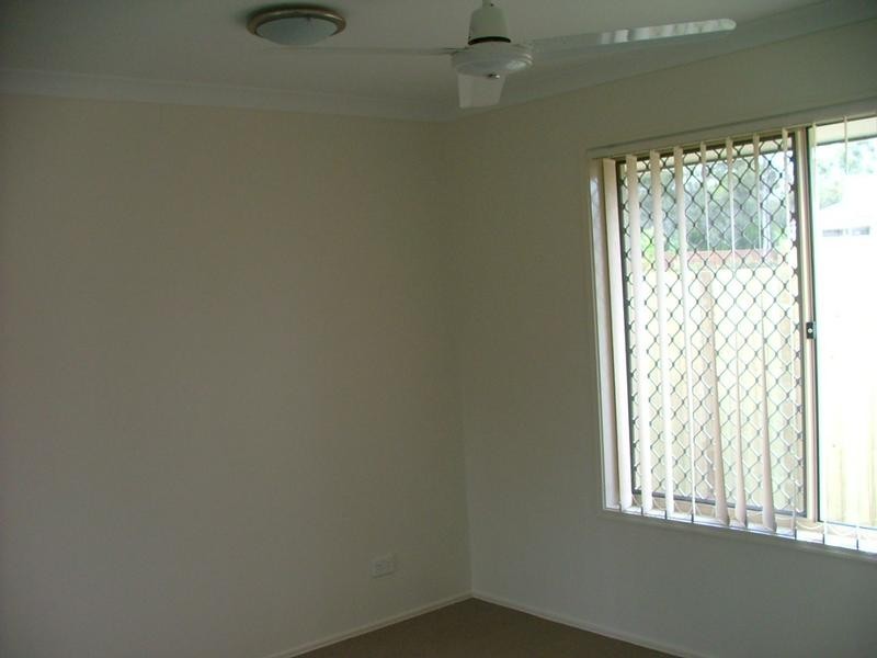 12 Bondi, Sandstone Point QLD 4511