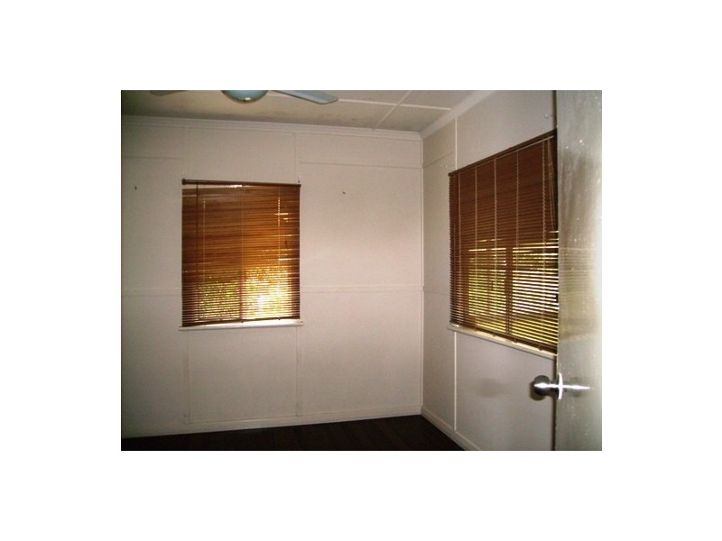 4 Fourth Ave, Bongaree QLD 4507