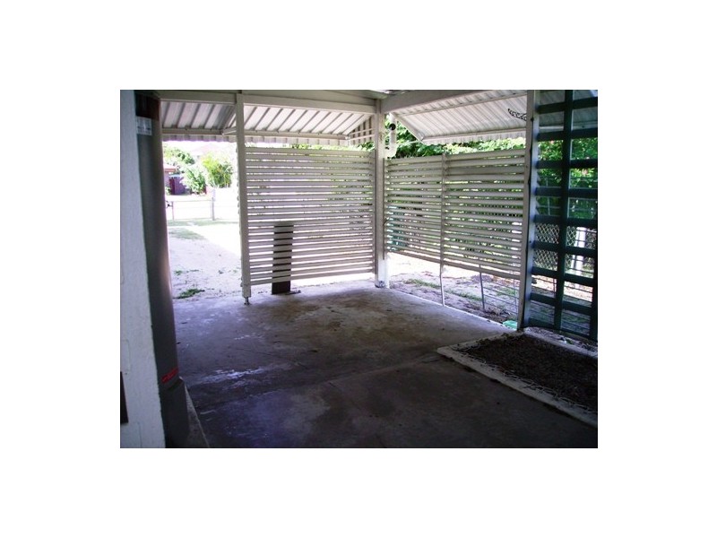 4 Fourth Ave, Bongaree QLD 4507