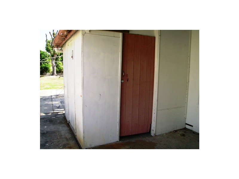 4 Fourth Ave, Bongaree QLD 4507