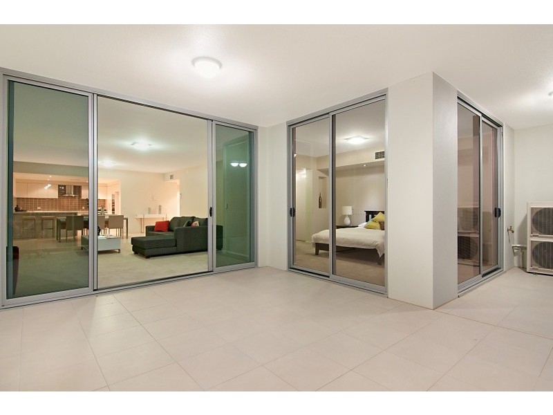 8 Spinnaker Drive, Ningi QLD 4511