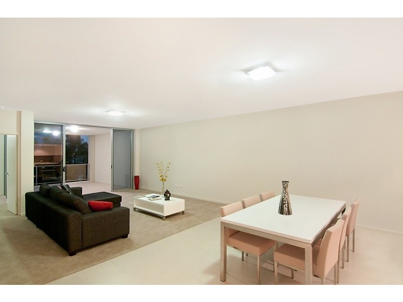 8 Spinnaker Drive, Ningi QLD 4511
