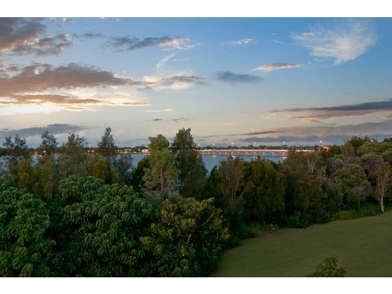 8 Spinnaker Drive, Ningi QLD 4511