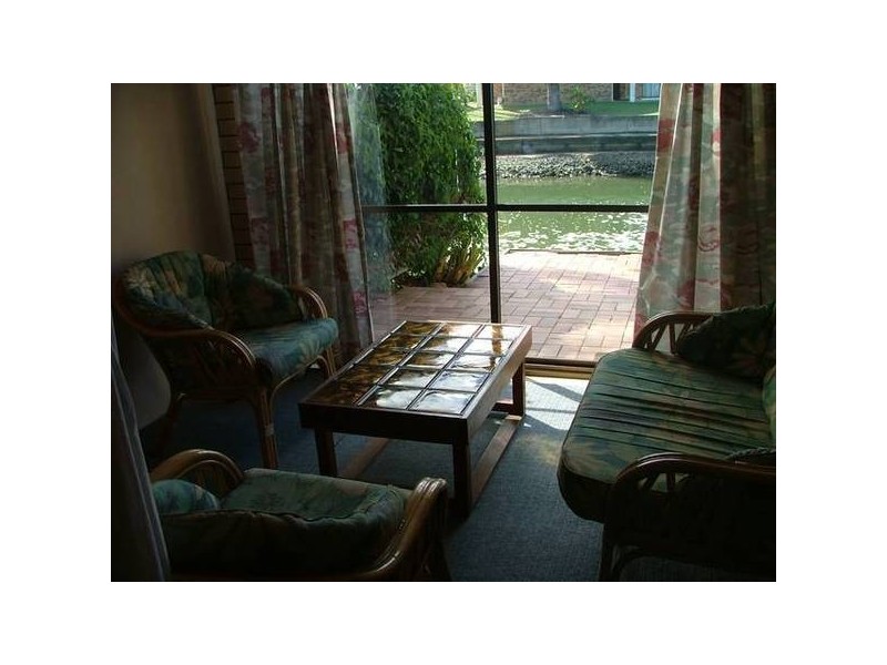 2/3 DOLPHIN DRIVE, Bongaree QLD 4507