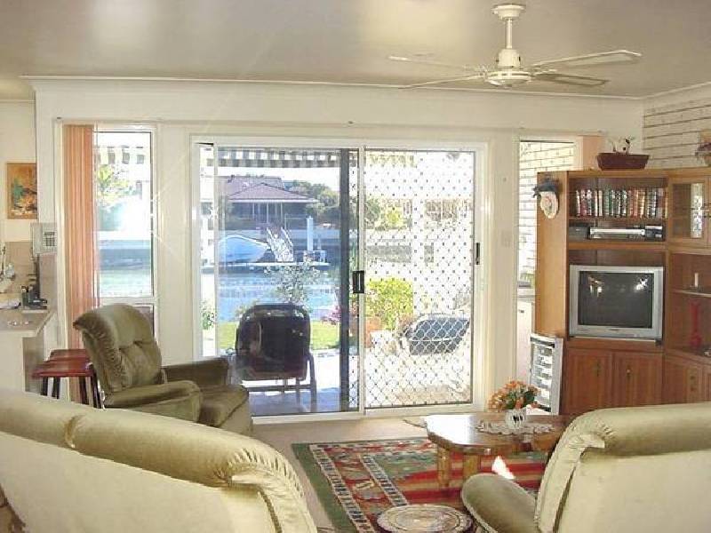 2/20 TRADEWINDS DRIVE, Banksia Beach QLD 4507