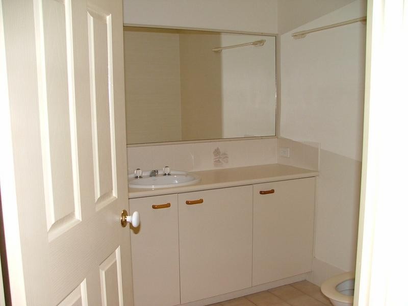 1/9 Pentas St, Bongaree QLD 4507