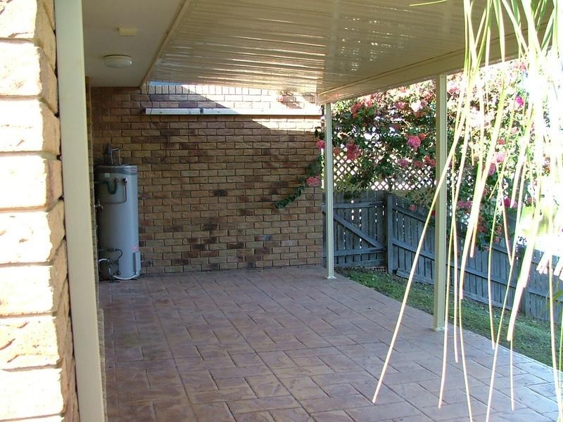 1/9 Pentas St, Bongaree QLD 4507