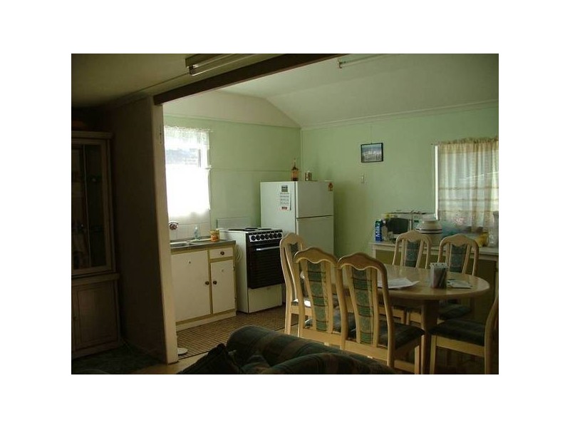 5 Roggen St, Bongaree QLD 4507