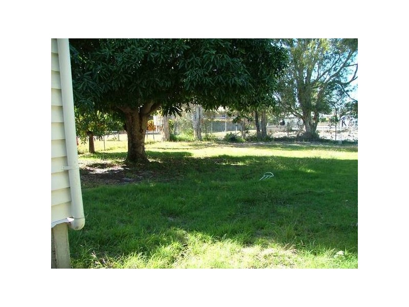 5 Roggen St, Bongaree QLD 4507