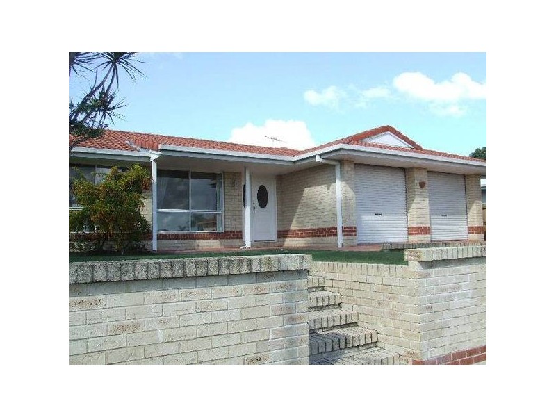Avon Ave, Banksia Beach QLD 4507
