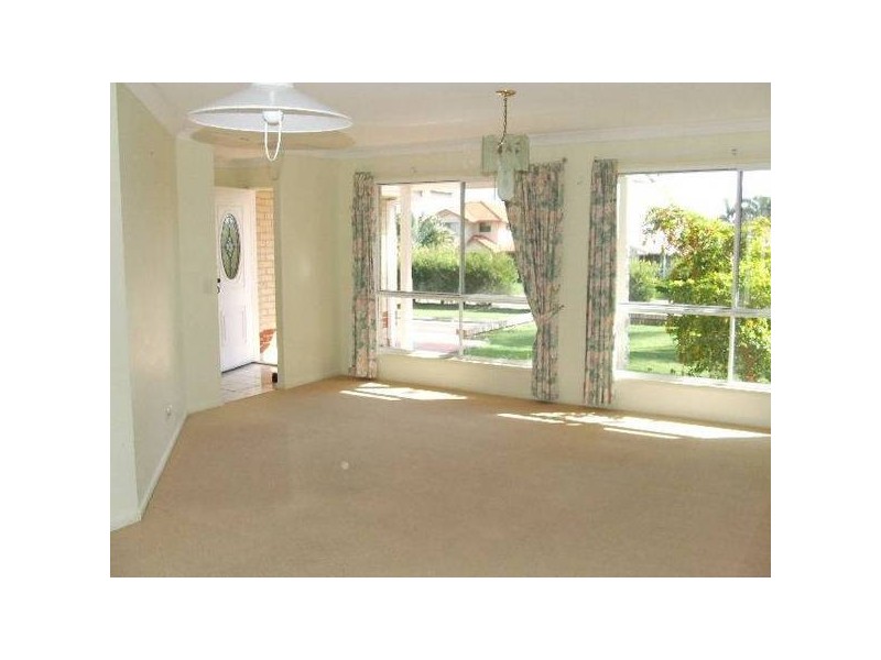 Avon Ave, Banksia Beach QLD 4507