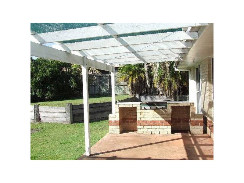 Avon Ave, Banksia Beach QLD 4507