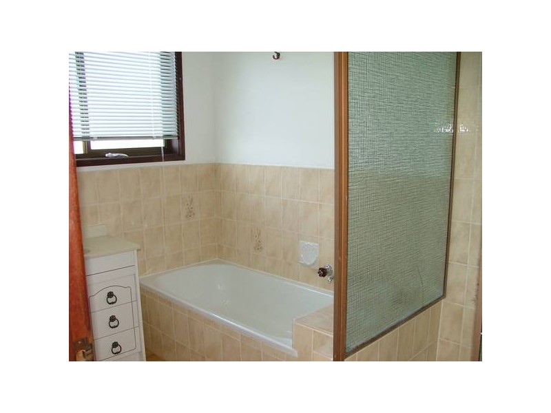 61 Bestman Road, Sandstone Point QLD 4511