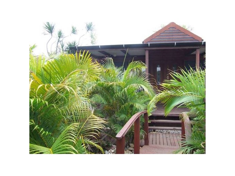 8 Pelican Street, Bribie Island QLD 4507