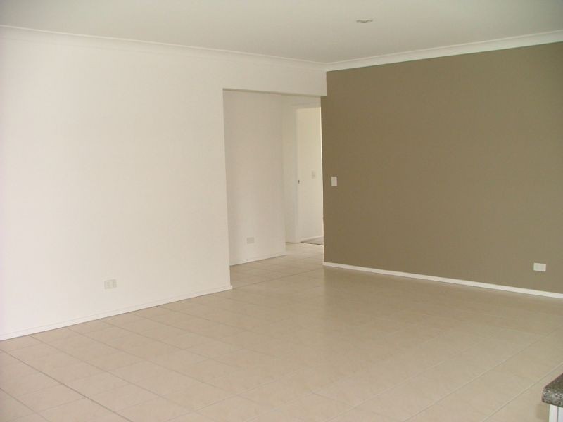 236 Bestman Road, Sandstone Point QLD 4511