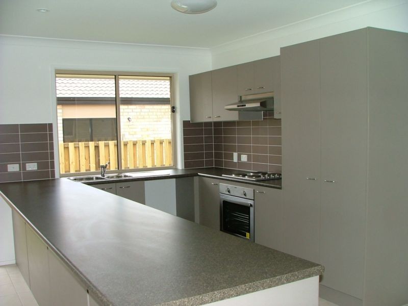 236 Bestman Road, Sandstone Point QLD 4511