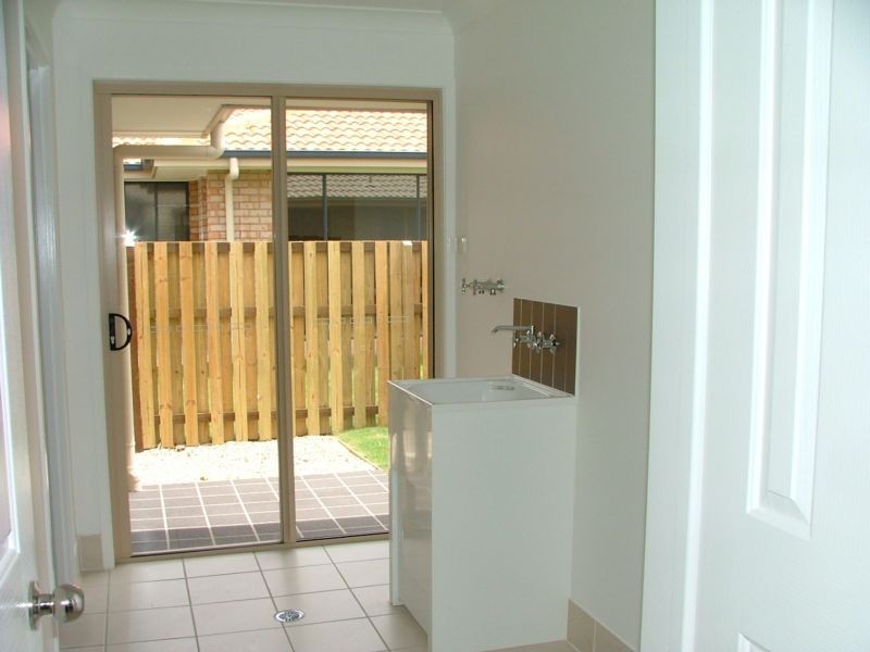 236 Bestman Road, Sandstone Point QLD 4511