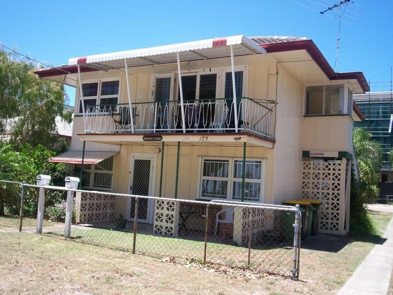 1/123 Welsby Parade, Bongaree QLD 4507