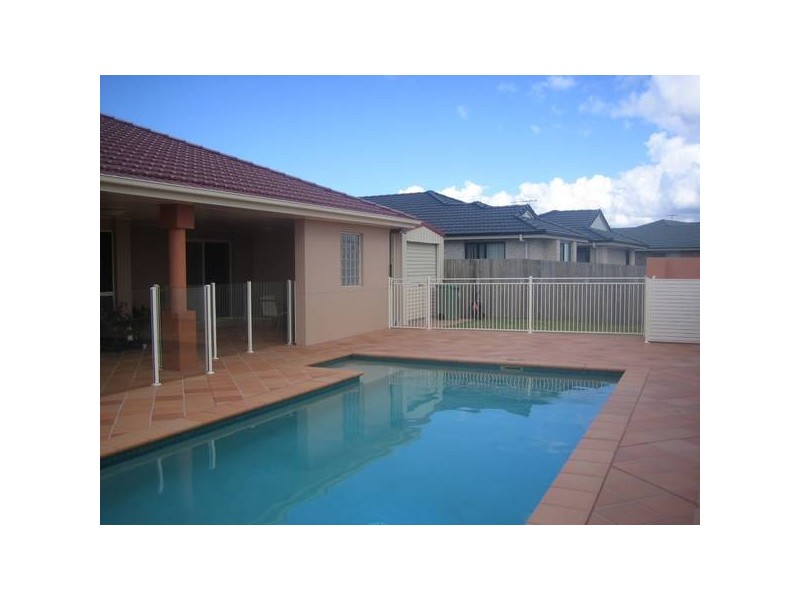 Sandstone Point QLD 4511