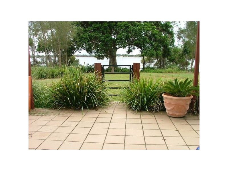 Sandstone Point QLD 4511