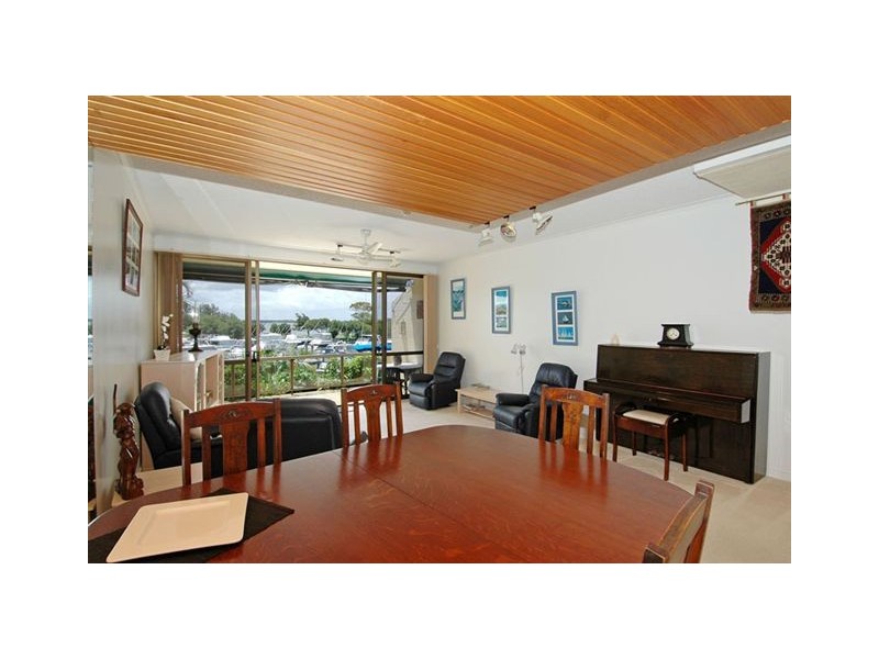 Sandstone Point QLD 4511