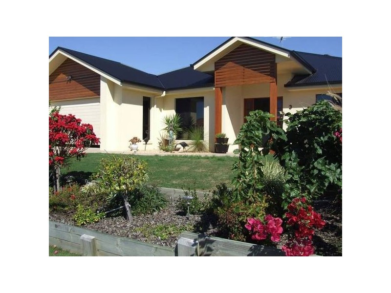 Sandstone Point QLD 4511