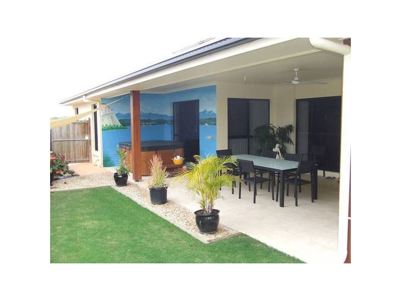 Sandstone Point QLD 4511