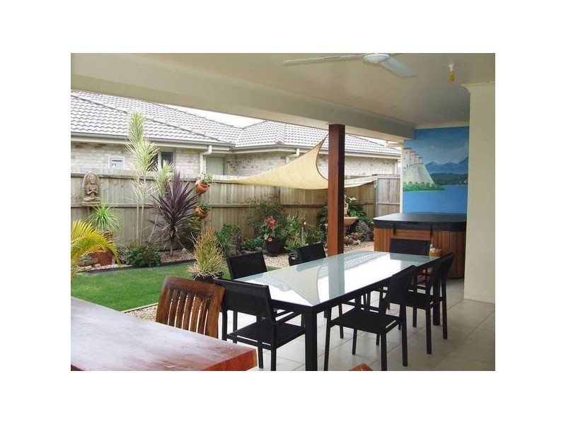 Sandstone Point QLD 4511