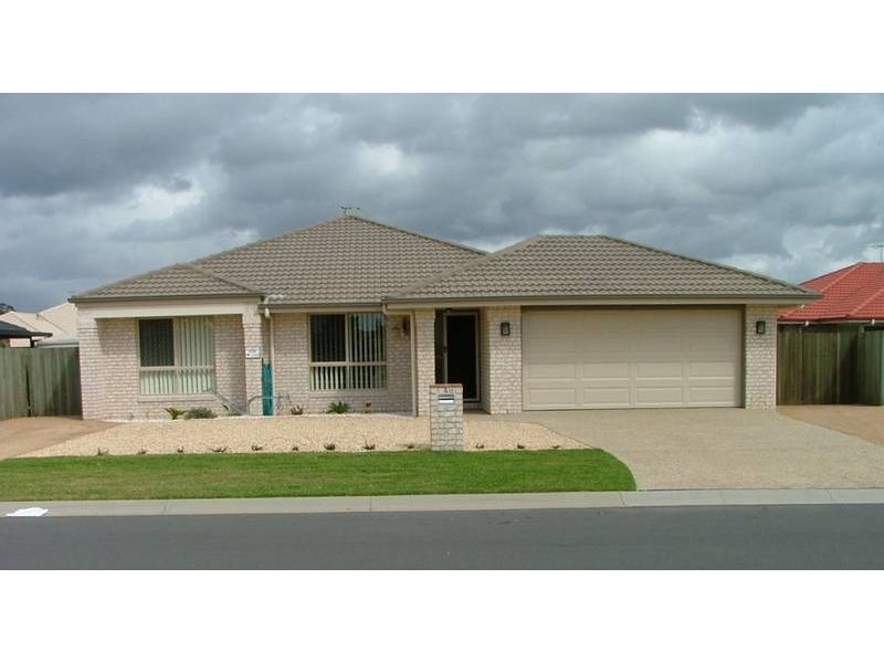 4 Cremorne Court, Sandstone Point QLD 4511