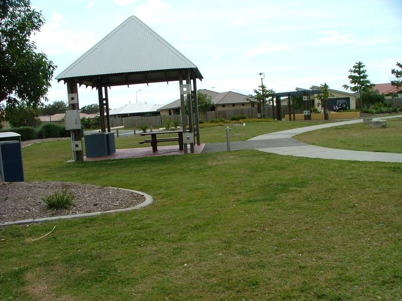 4 Cremorne Court, Sandstone Point QLD 4511